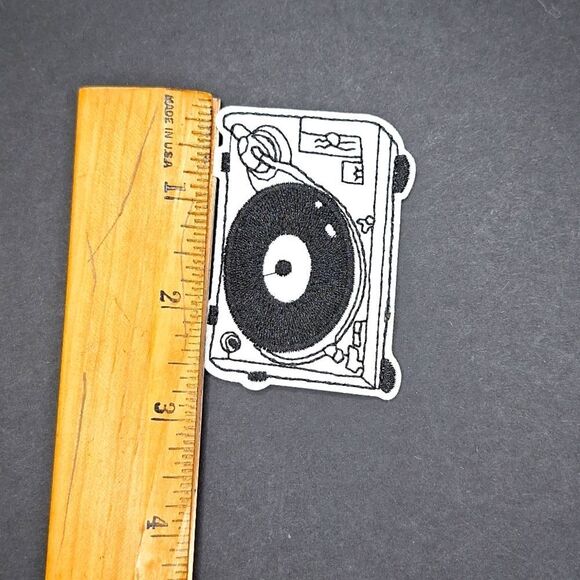 DJ DISK JOCKEY TURNTABLES  RECORD PLAYER iron on patch diy sew on wearable art - Picture 2 of 2